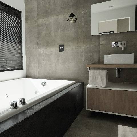 Baño en suite con Jacuzzi